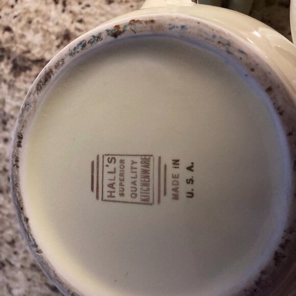 Hall's Vintage Silhouette Teapot with Creamer and Sugar including lids - Picture 9 of 14